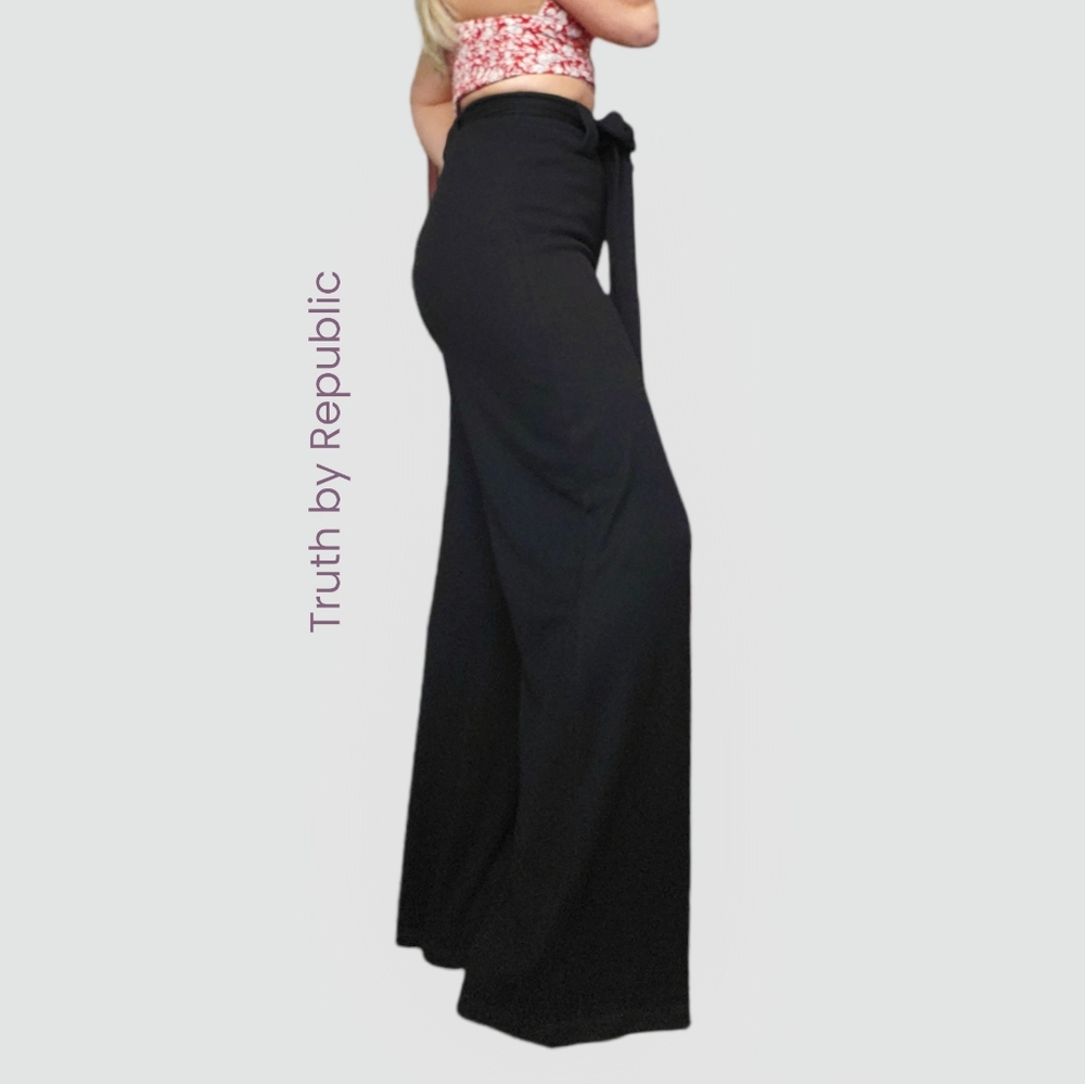 Truth by Republic- *NWT- Rare Soft Knit Highwaist belted Wide leg Pants